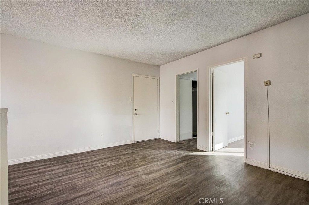 2122 E 10th Street Property Photo 45