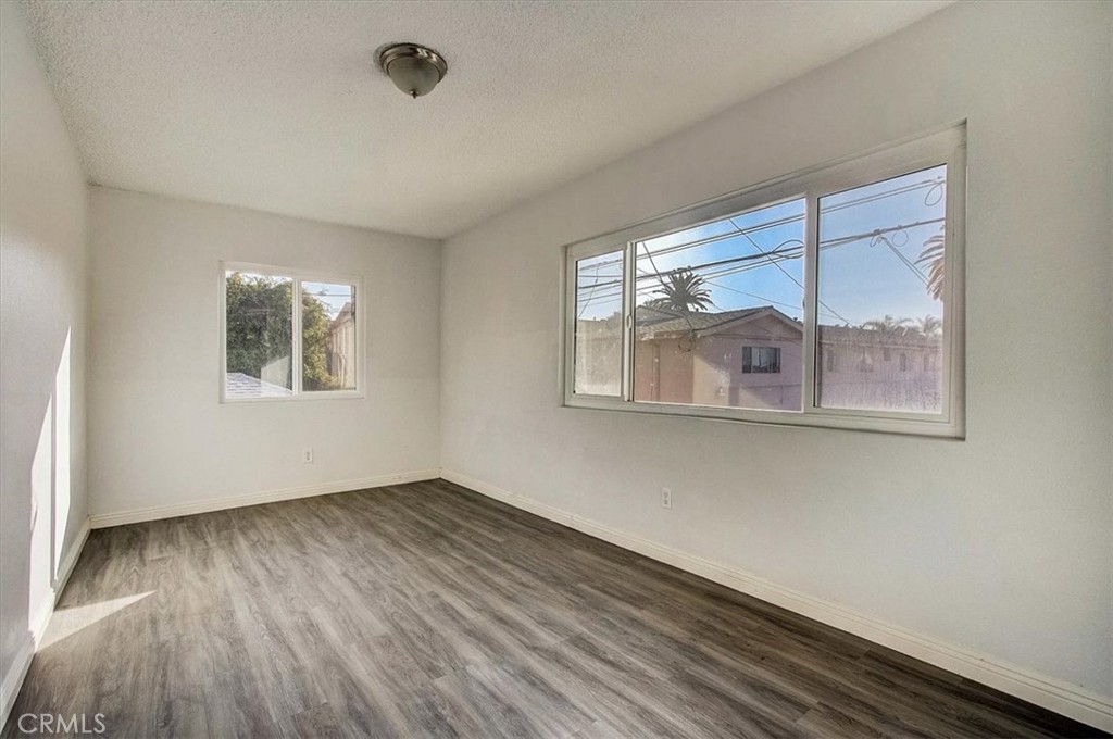 2122 E 10th Street Property Photo 54