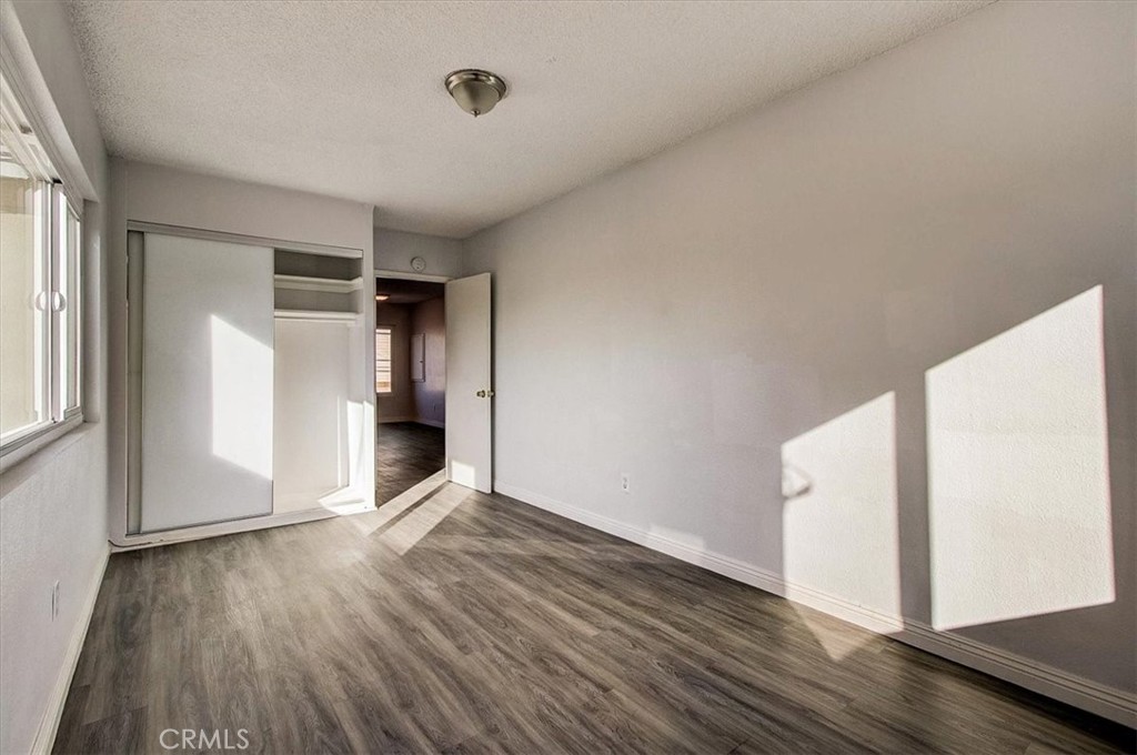 2122 E 10th Street Property Photo 56