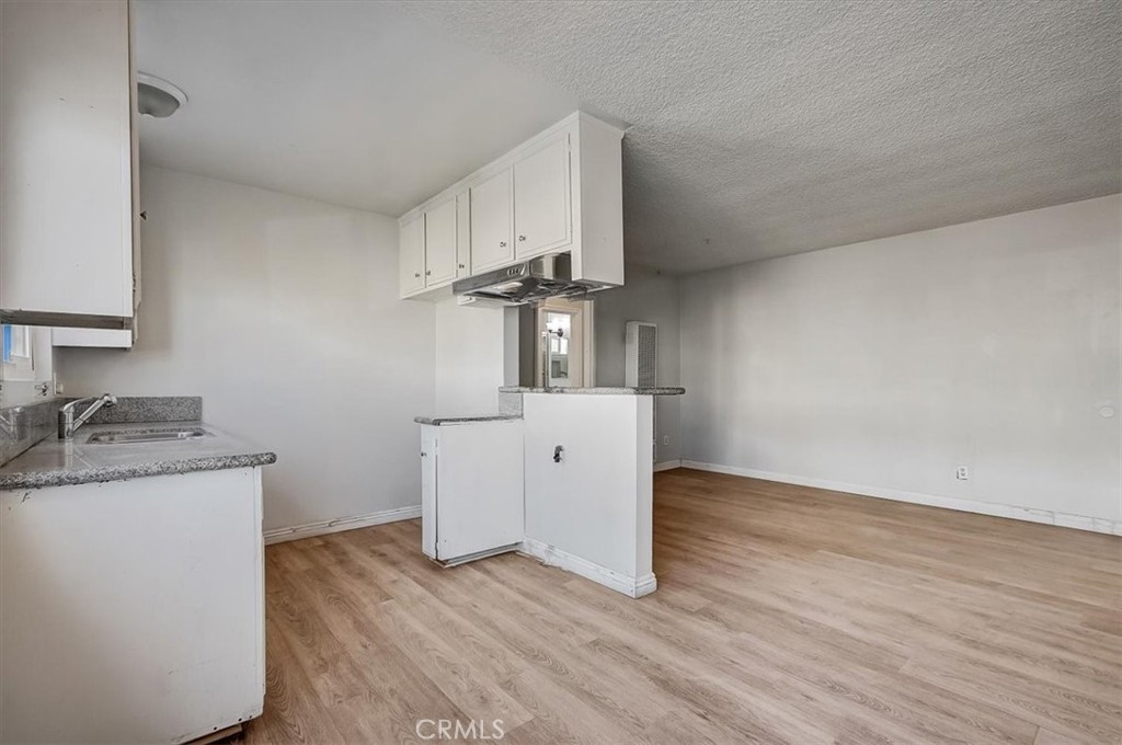 2122 E 10th Street Property Photo 65
