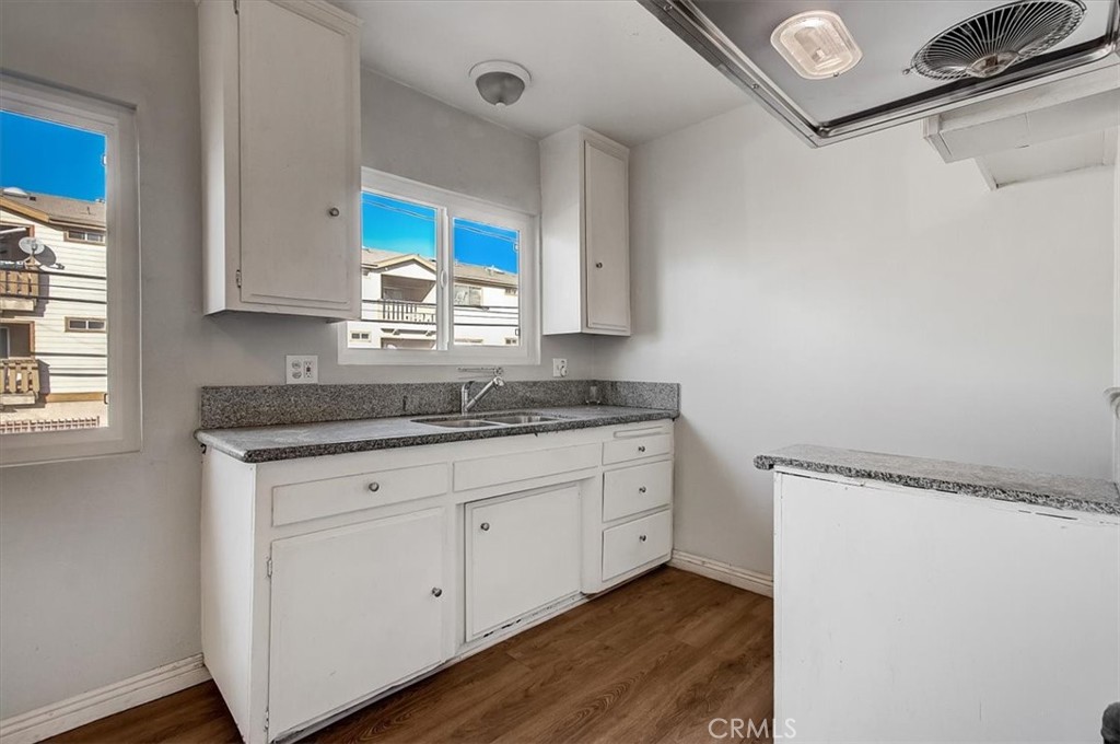 2122 E 10th Street Property Photo 66