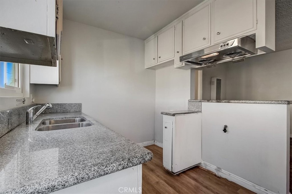 2122 E 10th Street Property Photo 67