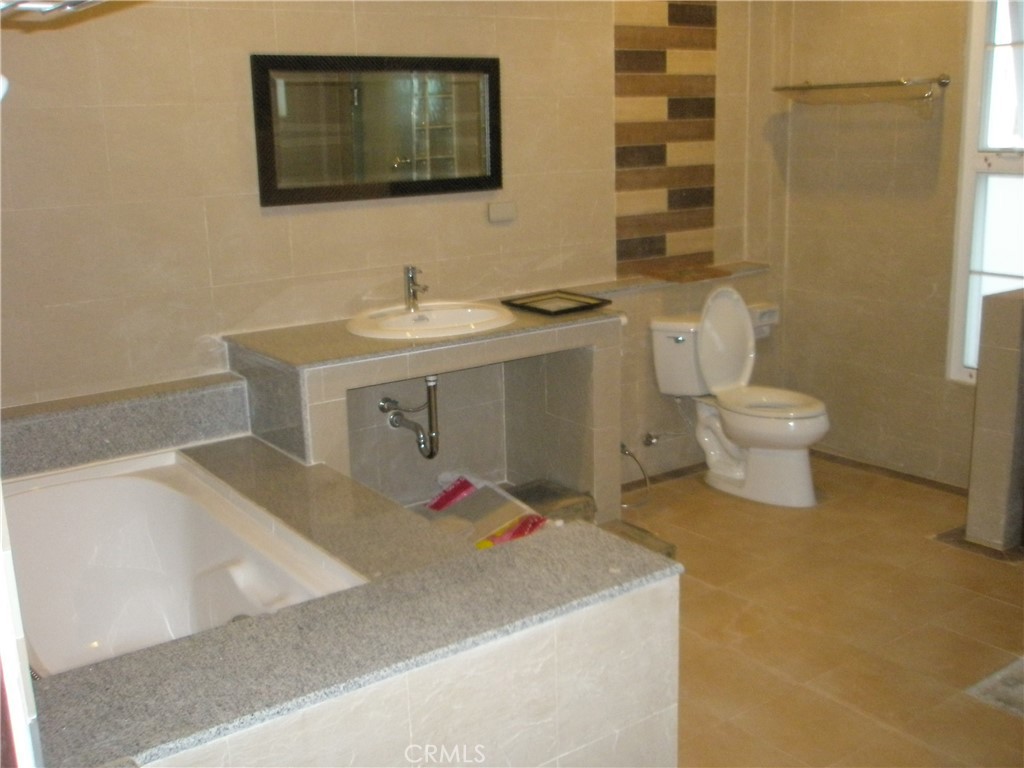 11 Chalong Property Photo 6