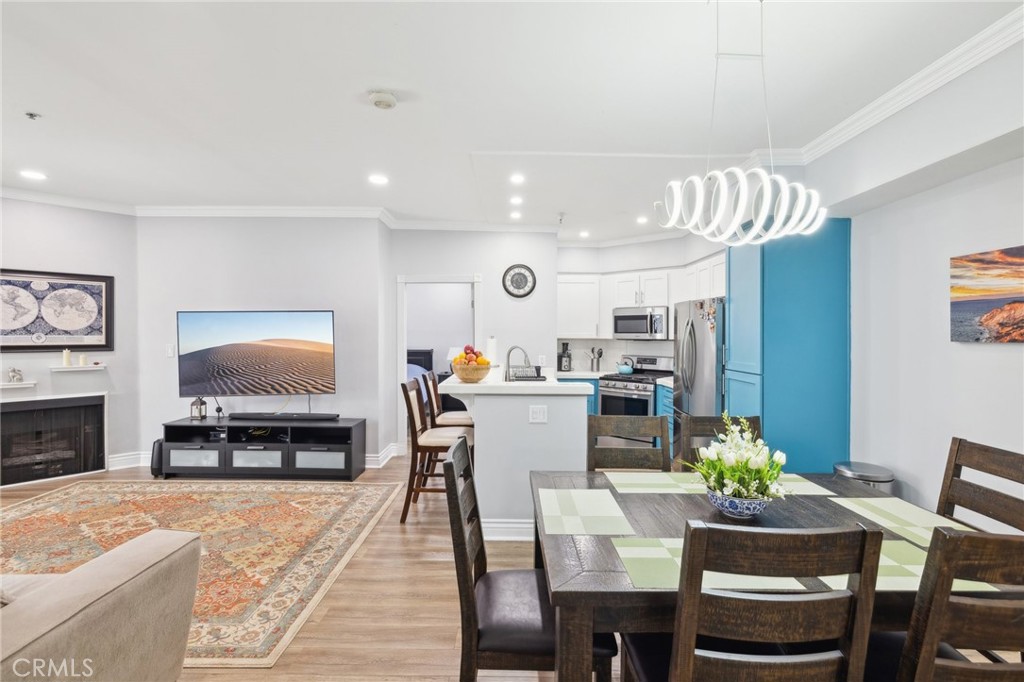 14914 Hamlin 104 Property Photo 1