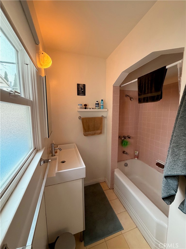 4064 Perlita Property Photo 8