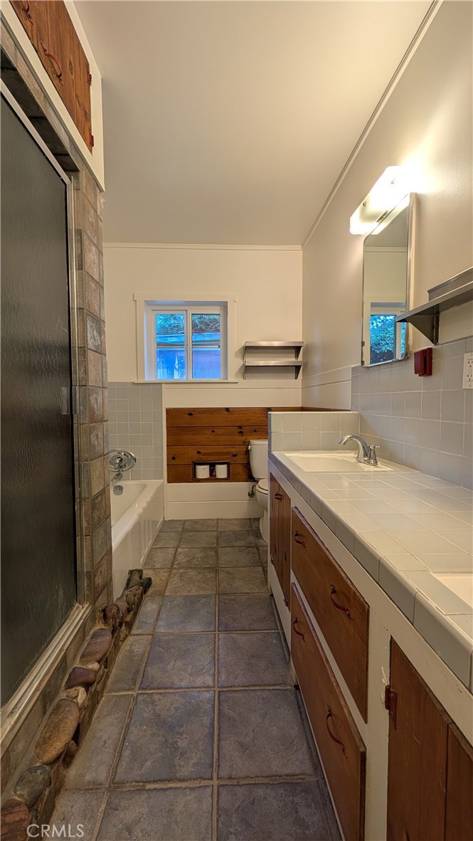 546 Griswold Avenue Property Photo 20