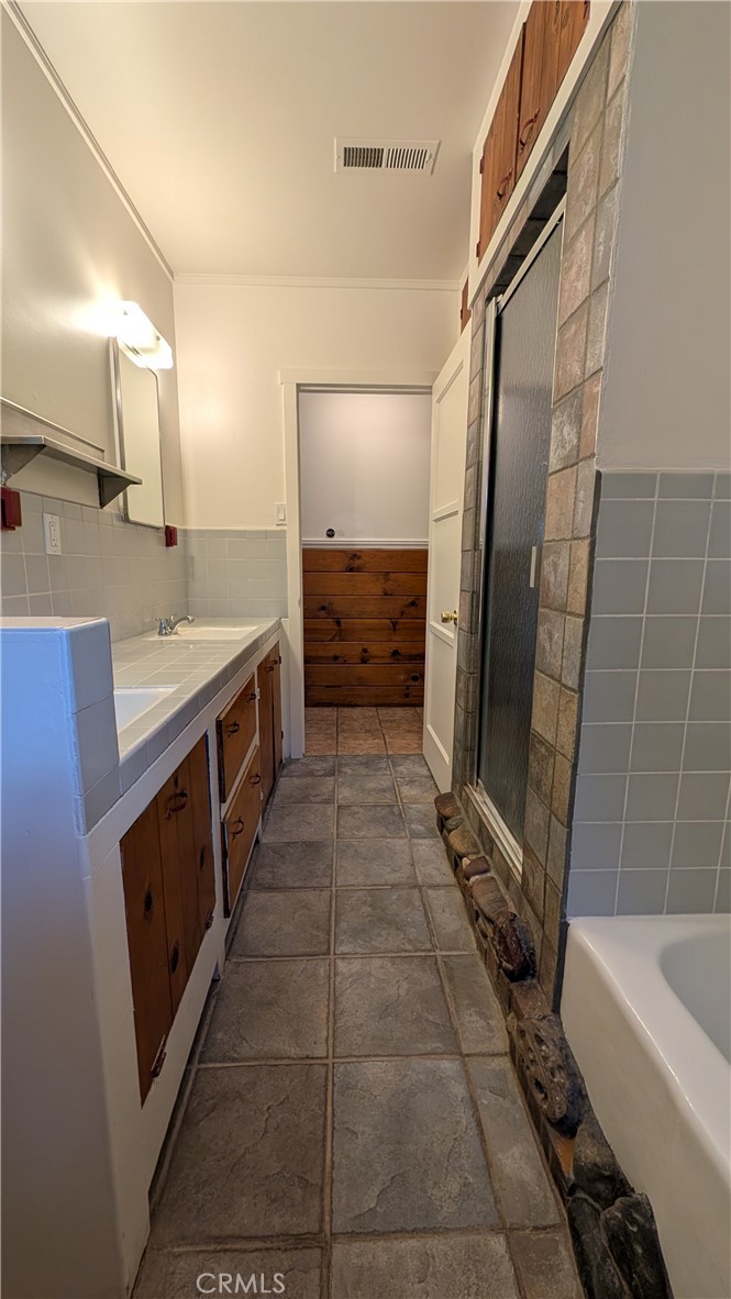 546 Griswold Avenue Property Photo 22