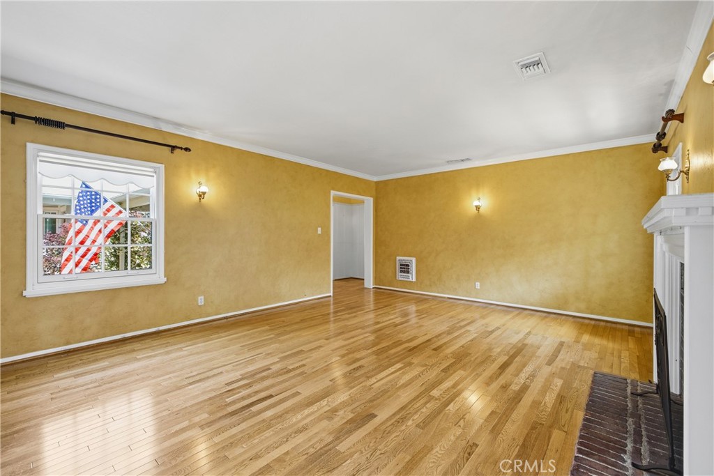 541 E Woodbury Property Photo 10