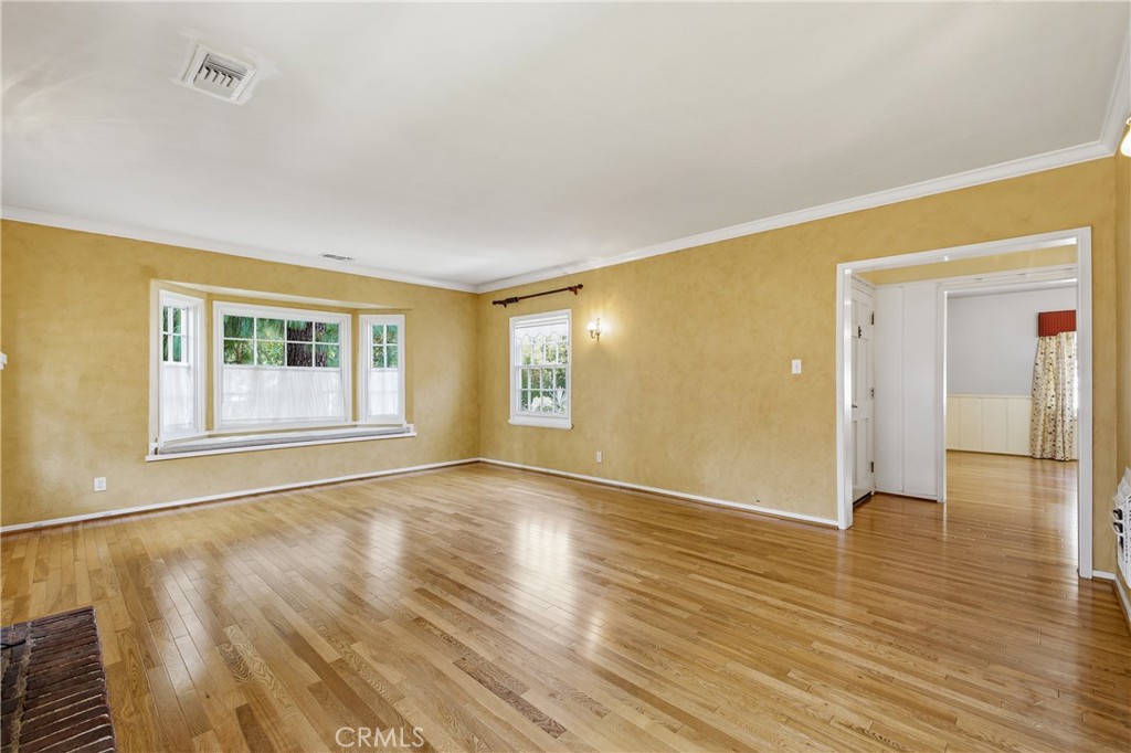 541 E Woodbury Property Photo 12