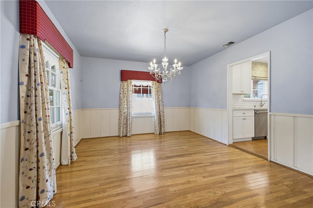 541 E Woodbury Property Photo 13