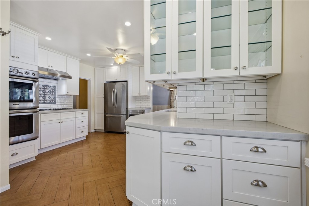 541 E Woodbury Property Photo 18