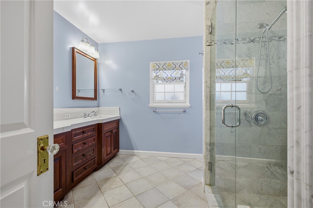541 E Woodbury Property Photo 27