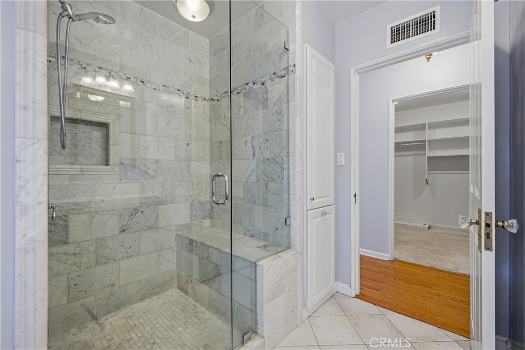 541 E Woodbury Property Photo 28