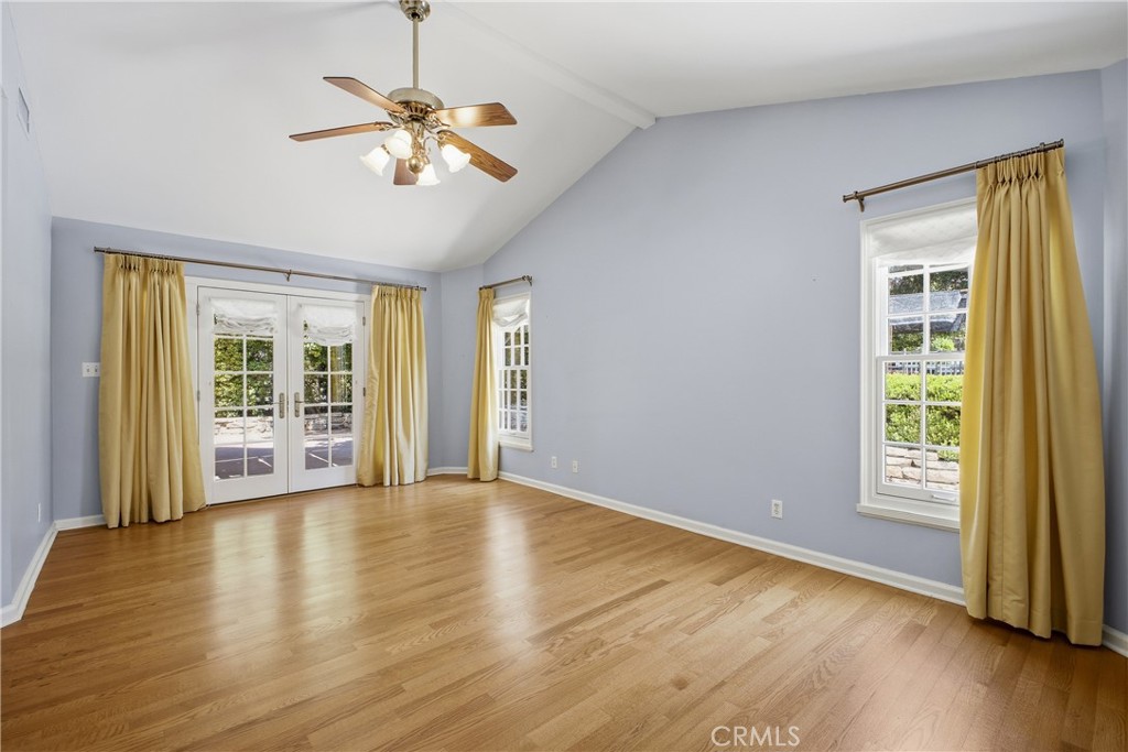 541 E Woodbury Property Photo 29