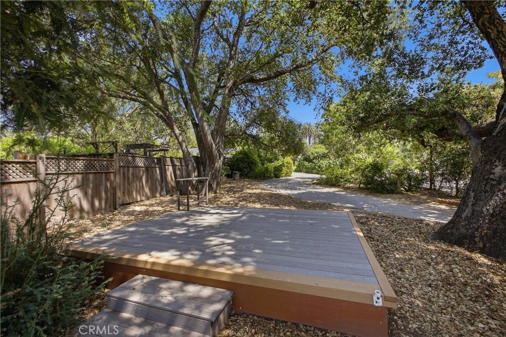 547 E Woodbury Road Property Photo 8