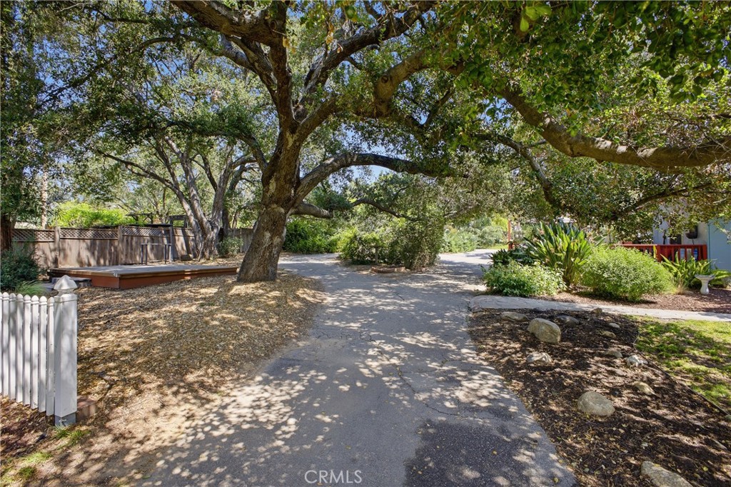 547 E Woodbury Road Property Photo 11