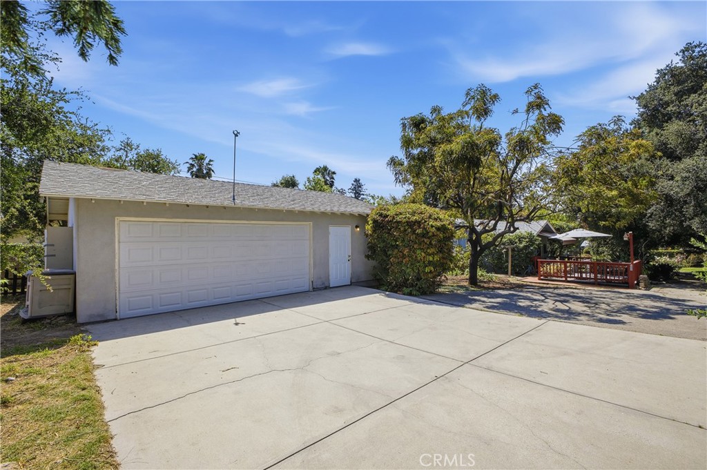 547 E Woodbury Road Property Photo 17