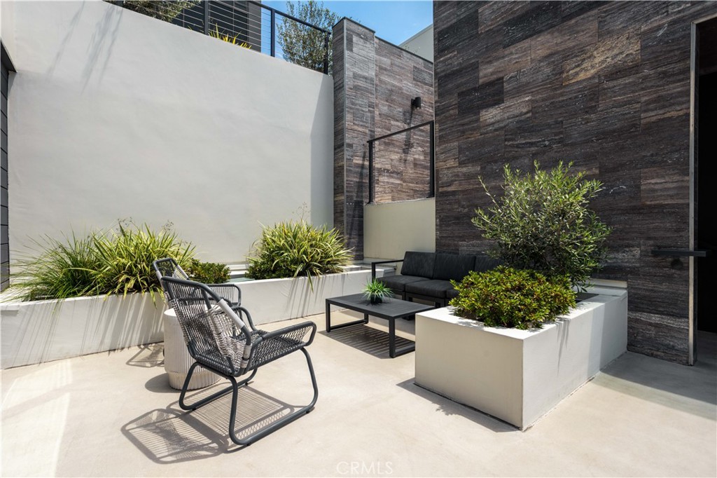 380 Cordova Street 402 Property Photo 6