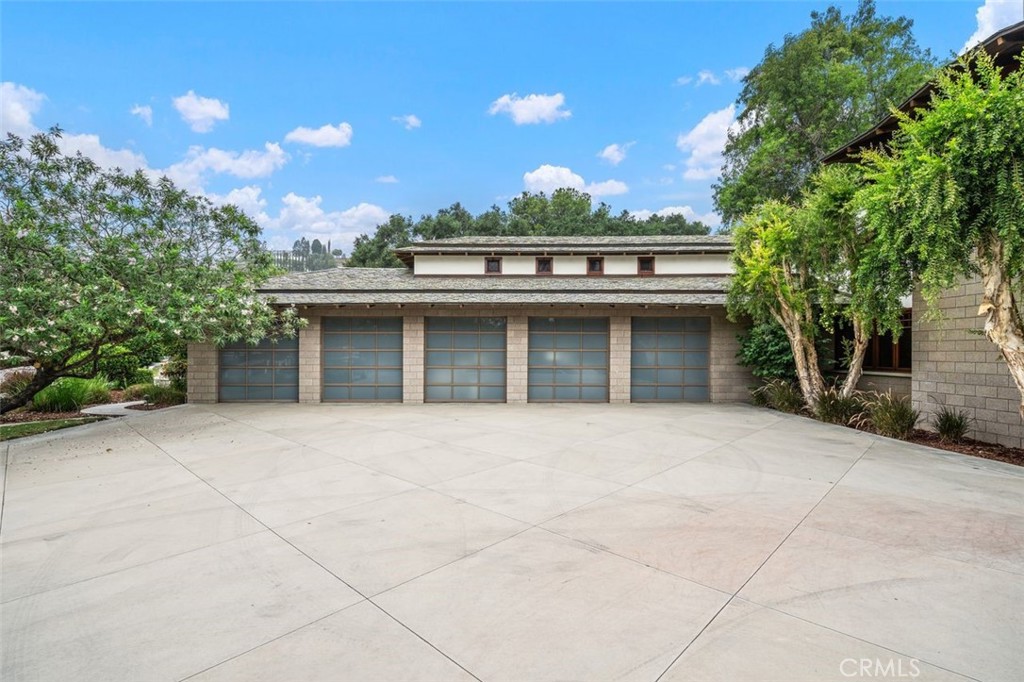 2540 Crow Foot Lane Property Photo 5