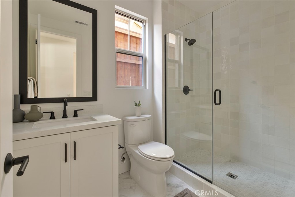 187 E Palm Street E Property Photo 9