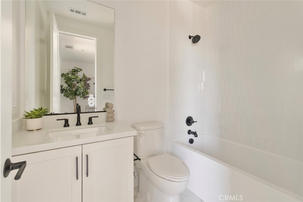 187 E Palm Street E Property Photo 24