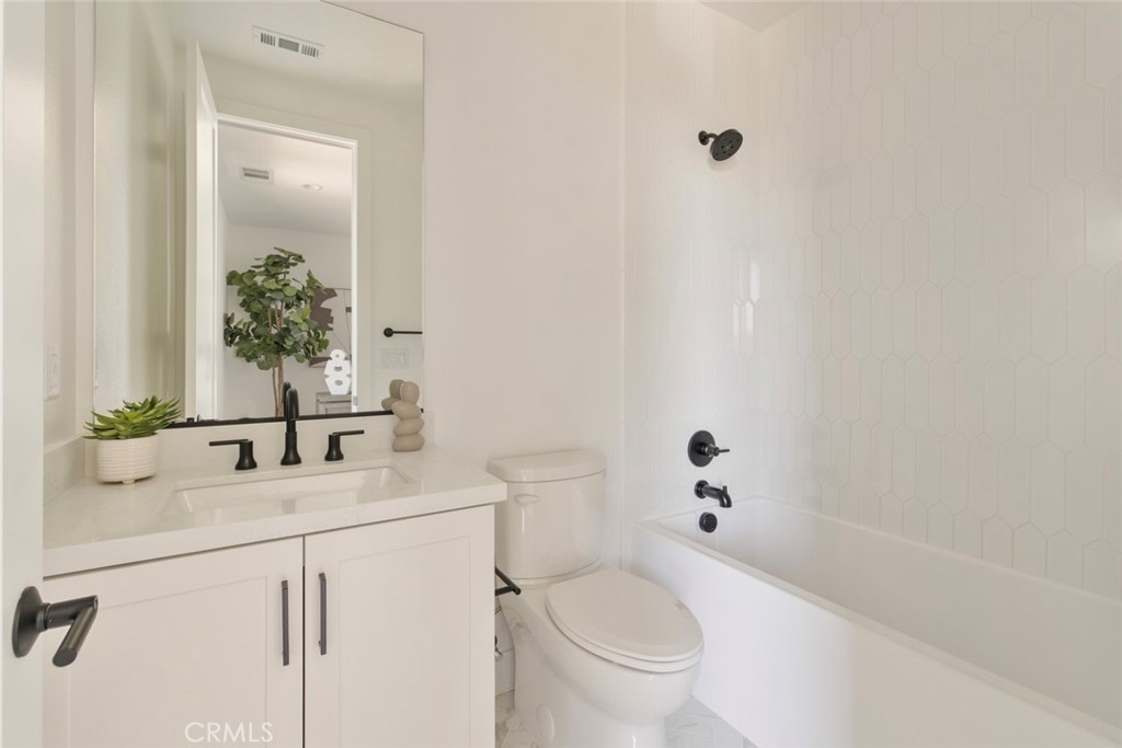 187 E Palm Street E Property Photo 25