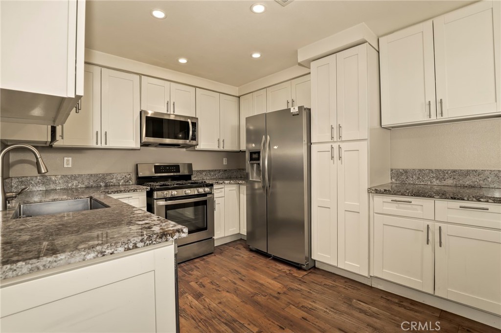 24662 Golfview Drive Property Photo 9