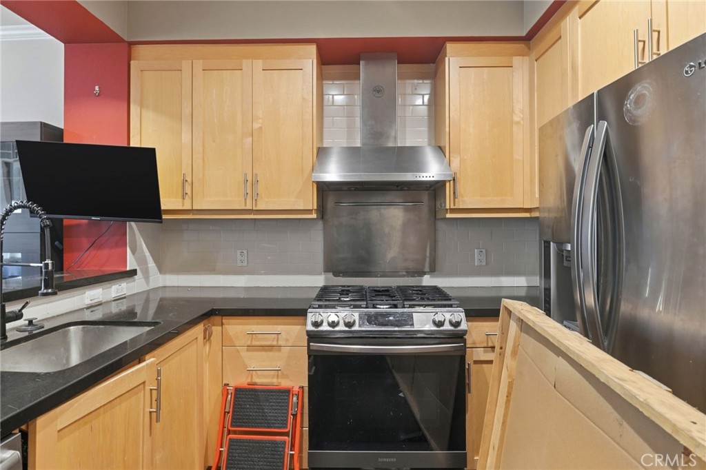 1001 Laurel Street 316 Property Photo 3