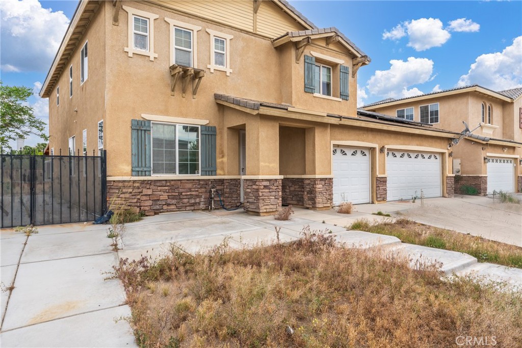 11746 Grotto Hills Property Photo 4