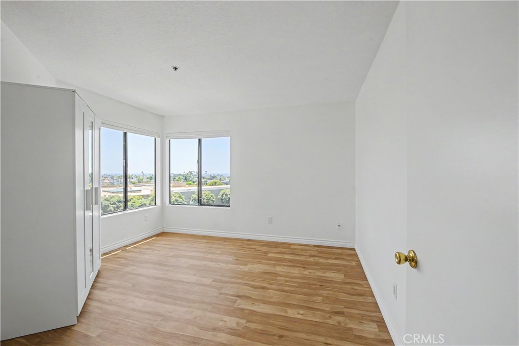 280 Cagney Lane 207 Property Photo 17