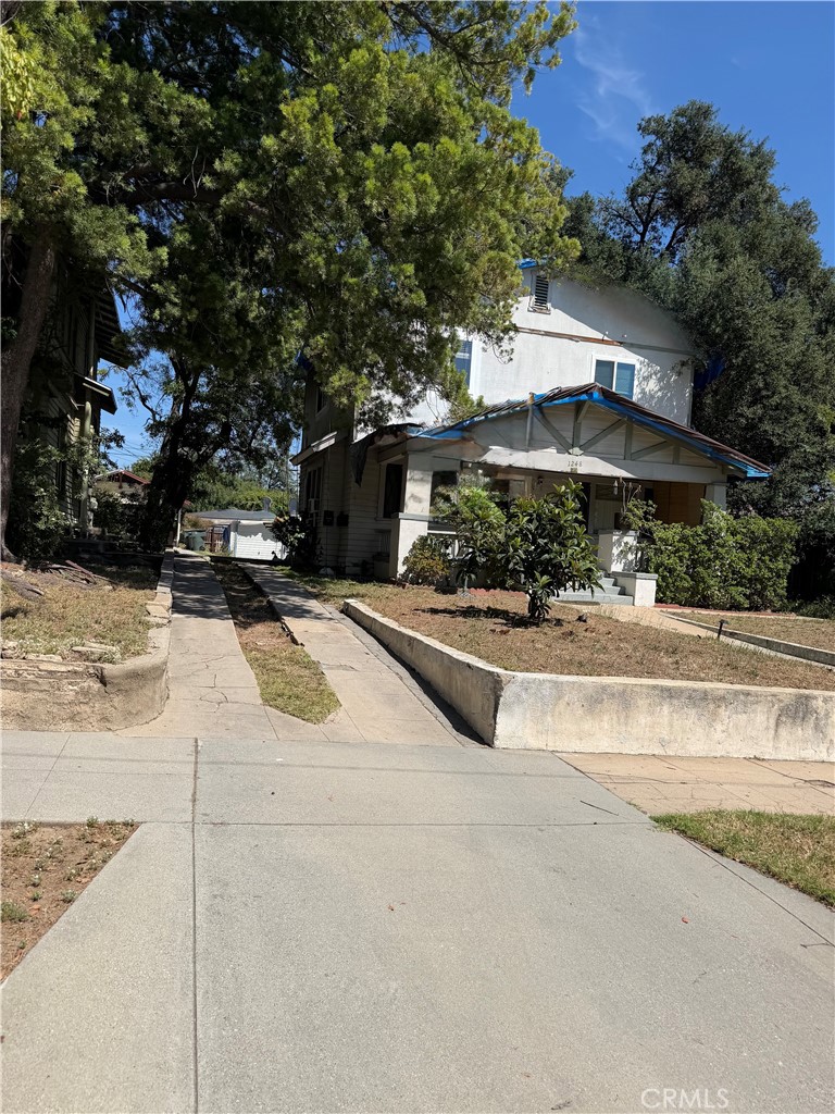 1248 Wesley Avenue A Property Photo 1