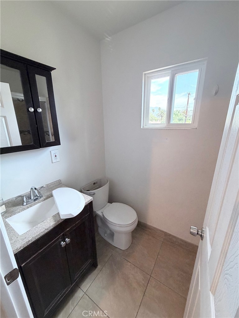 1248 Wesley Avenue A Property Photo 8