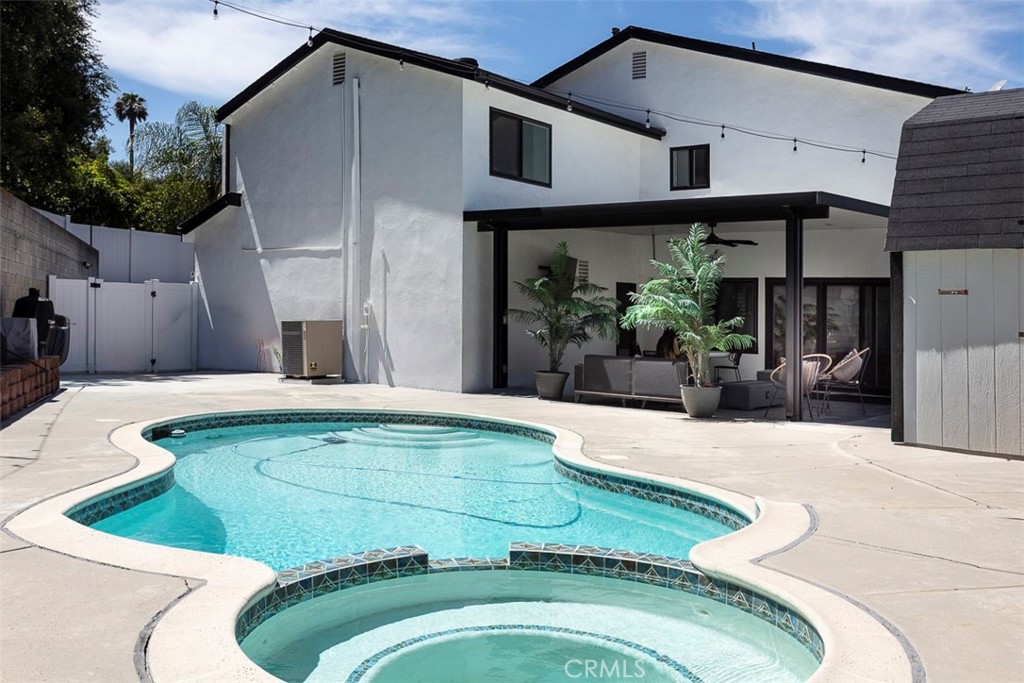 2916 Garona Property Photo