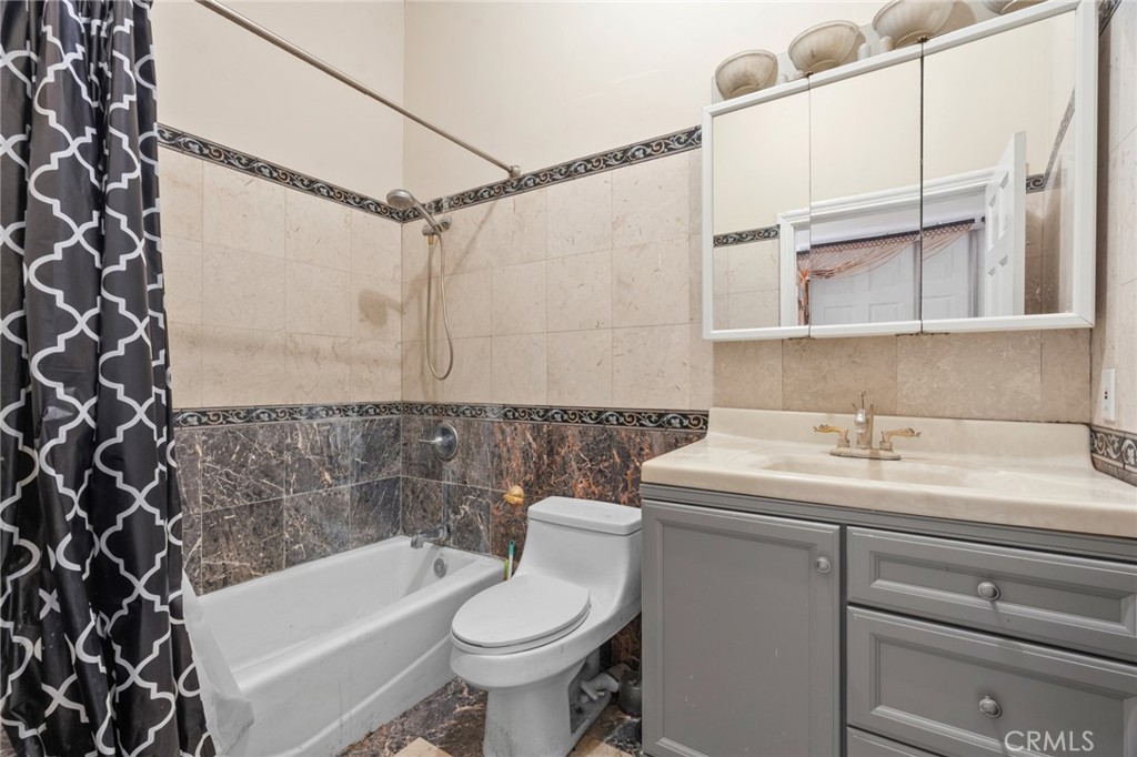 9588 Sparklett Street Property Photo 11