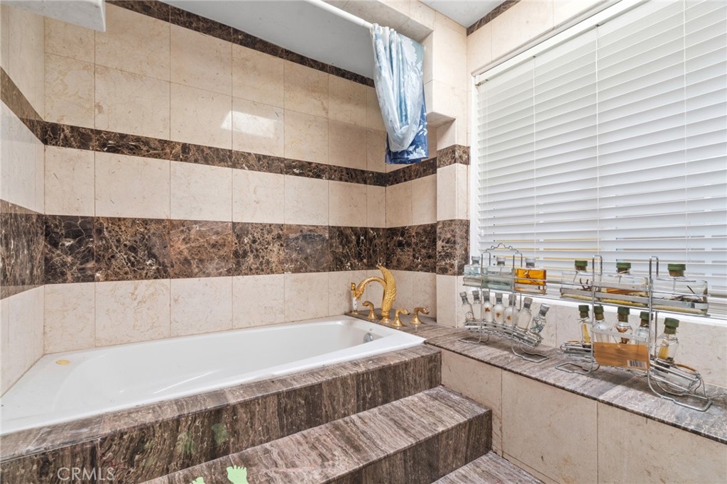 9588 Sparklett Street Property Photo 13