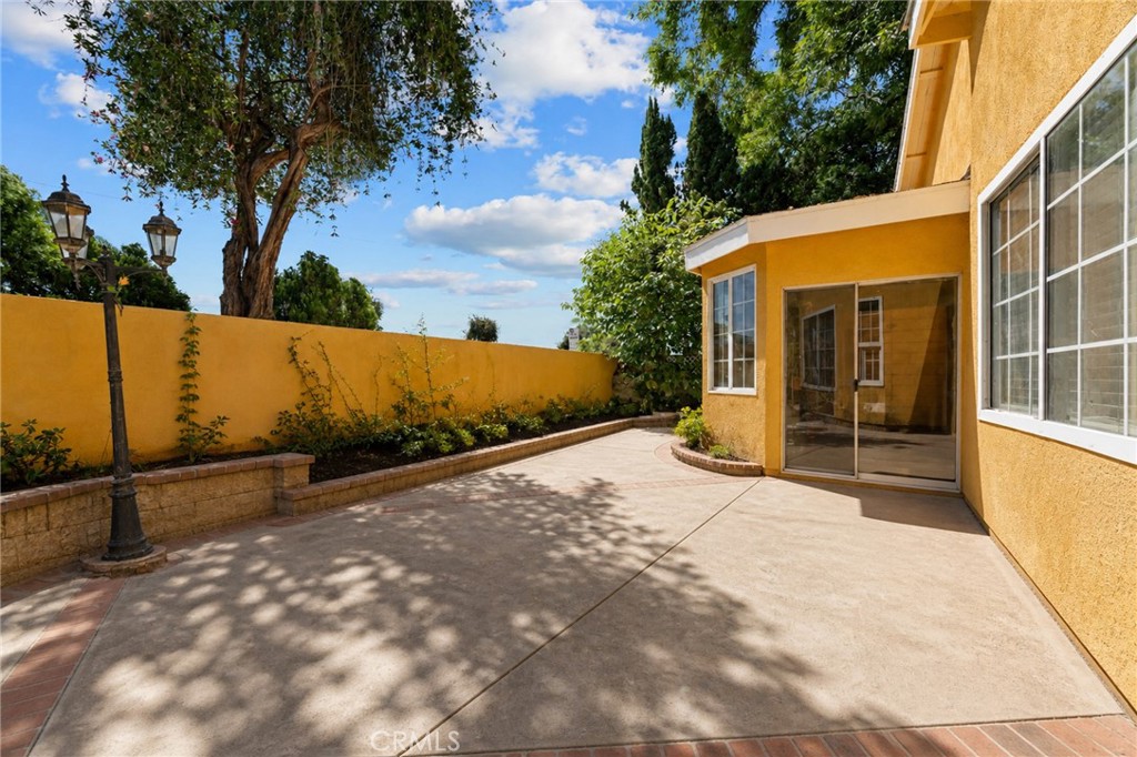 9588 Sparklett Street Property Photo 16
