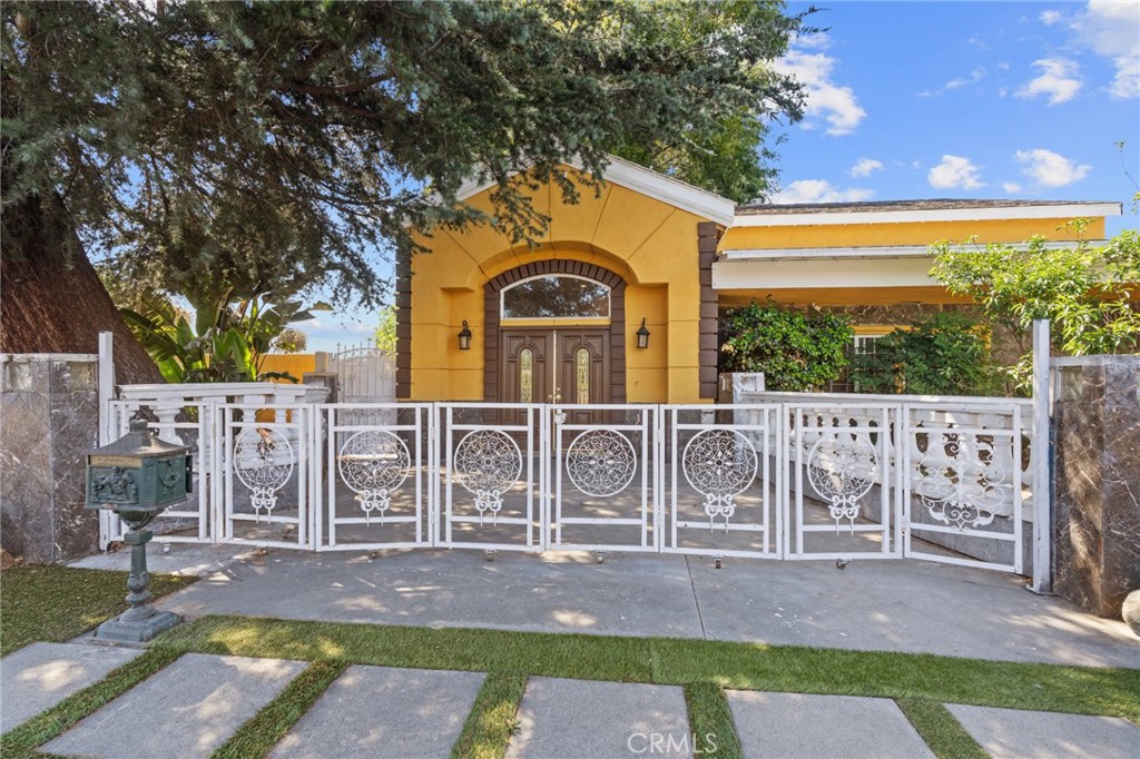 9588 Sparklett Street Property Photo 17
