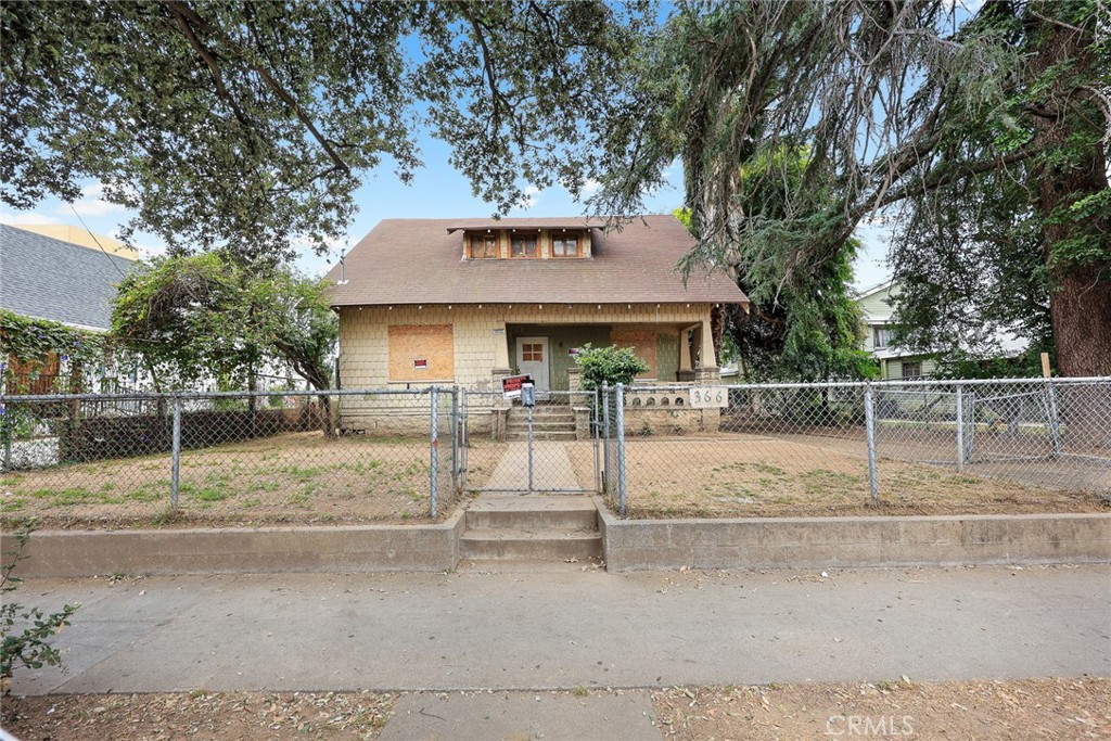 366 E Orange Grove Property Photo 1