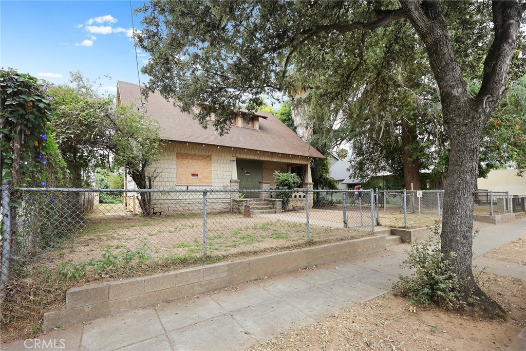 366 E Orange Grove Property Photo 6