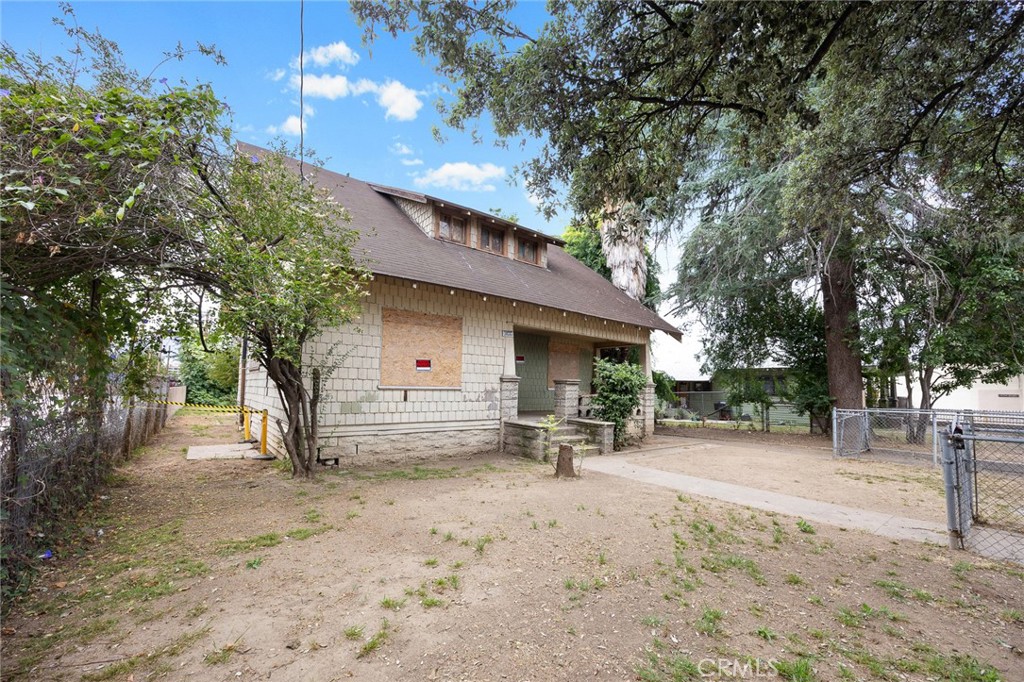 366 E Orange Grove Property Photo 7