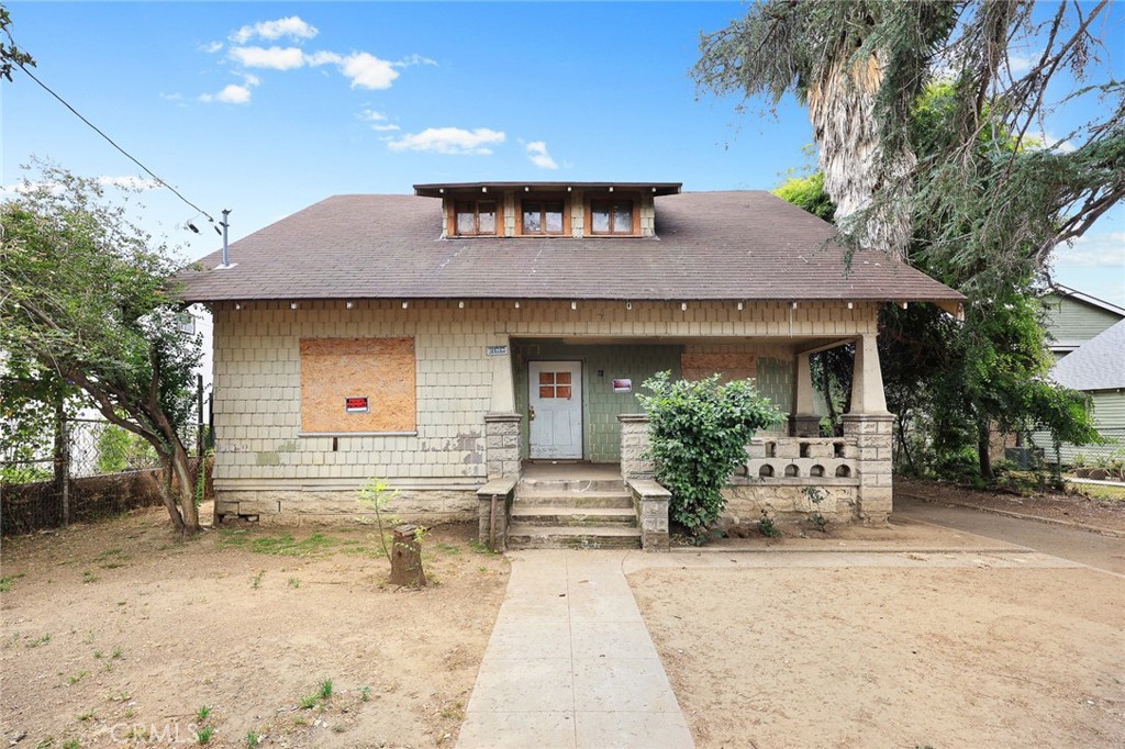 366 E Orange Grove Property Photo 8