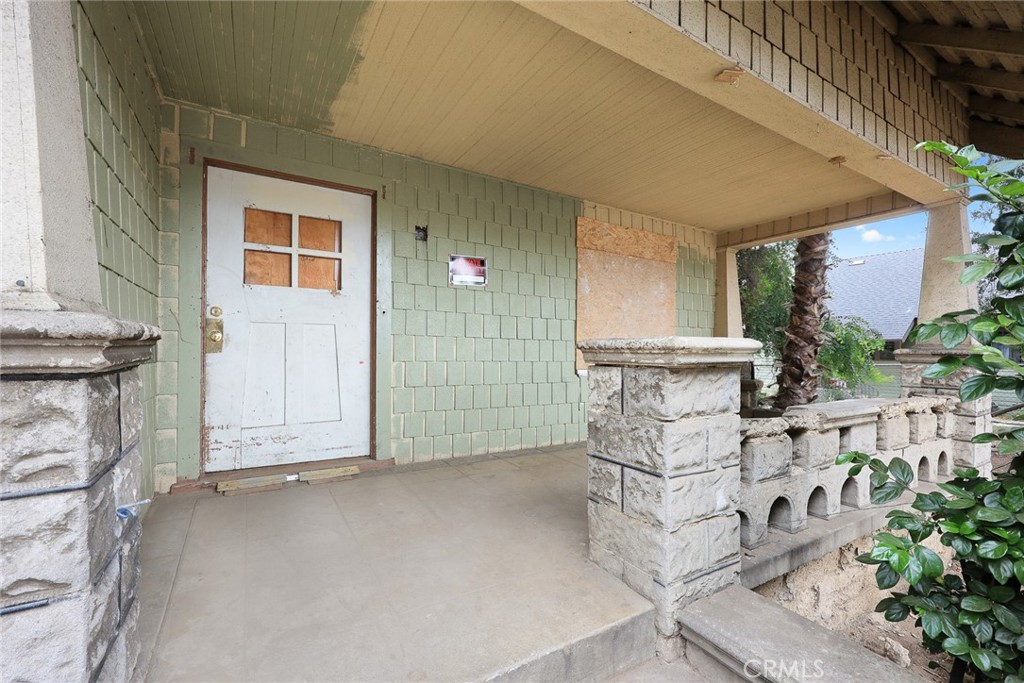 366 E Orange Grove Property Photo 9