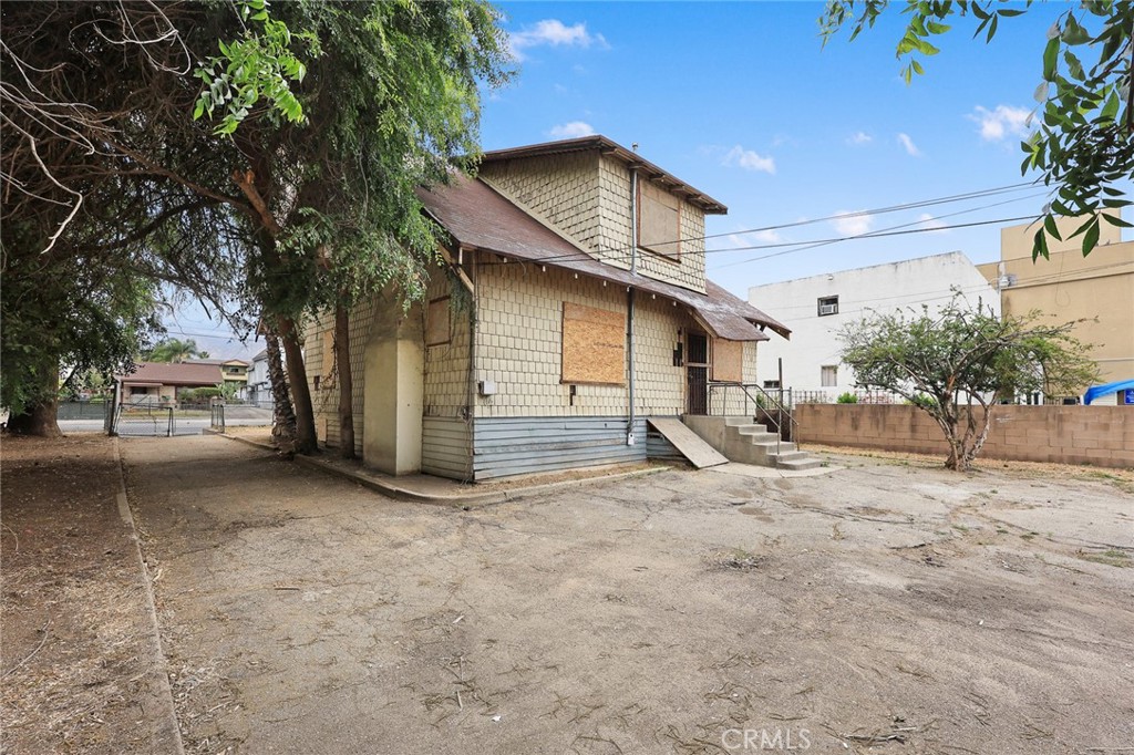 366 E Orange Grove Property Photo 14