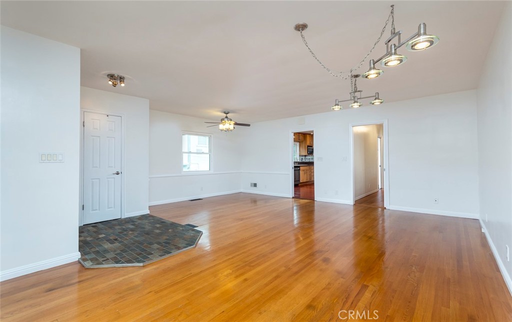 3316 Mills Avenue Property Photo 7