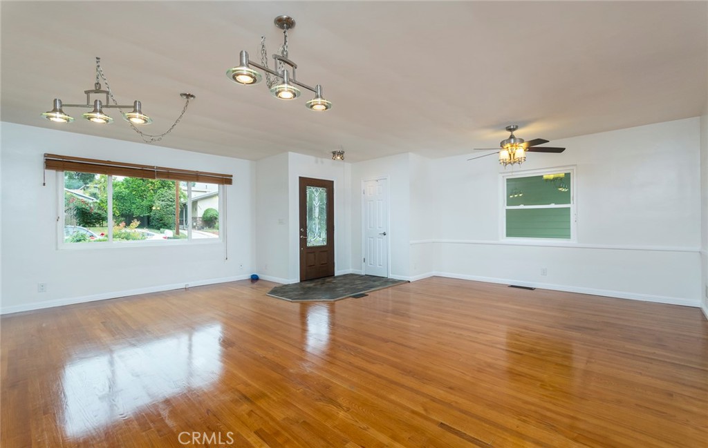 3316 Mills Avenue Property Photo 8