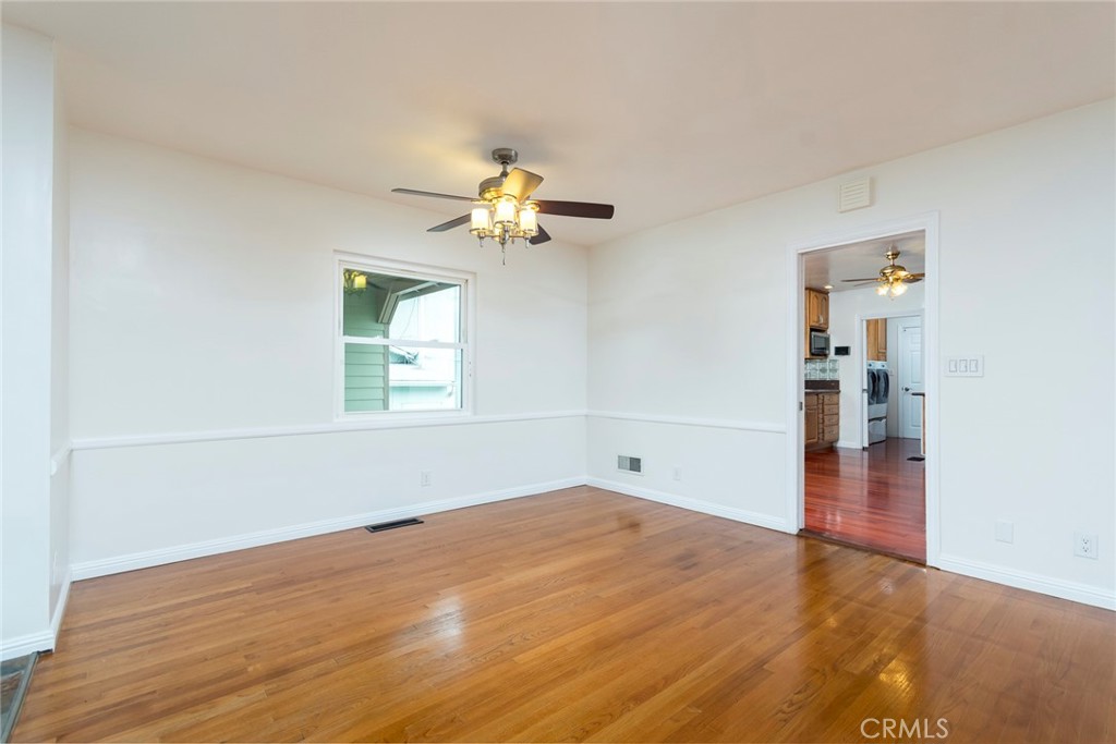 3316 Mills Avenue Property Photo 9