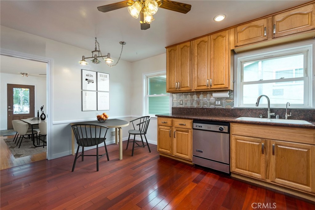 3316 Mills Avenue Property Photo 10