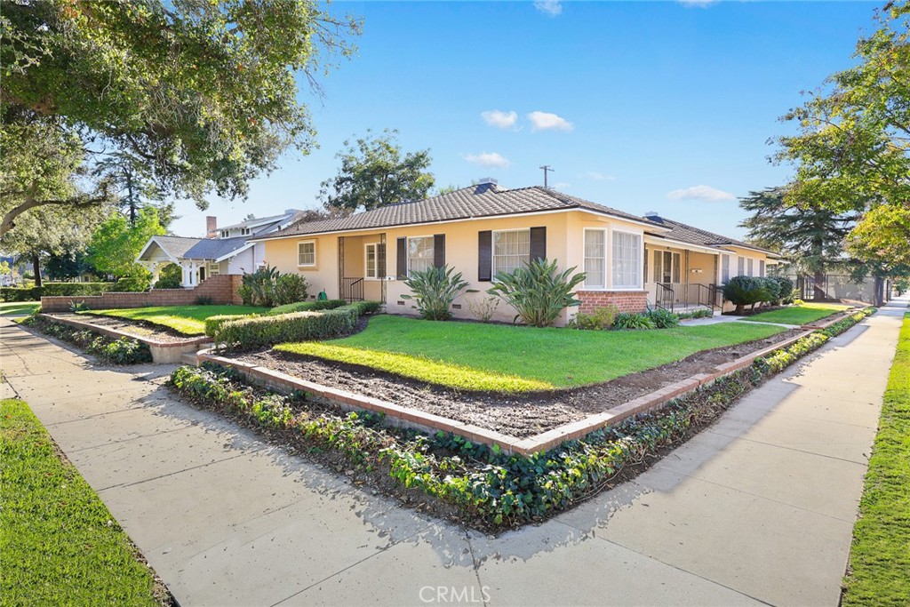 1047 N San Gabriel Property Photo 1