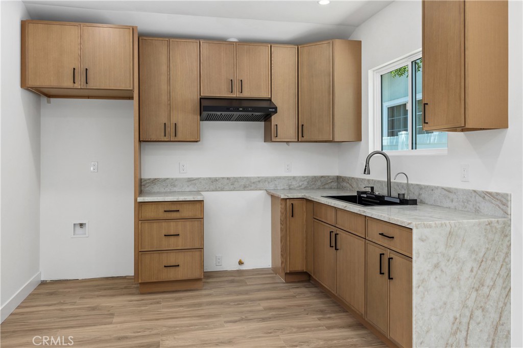 19041 Schoenborn Property Photo 33