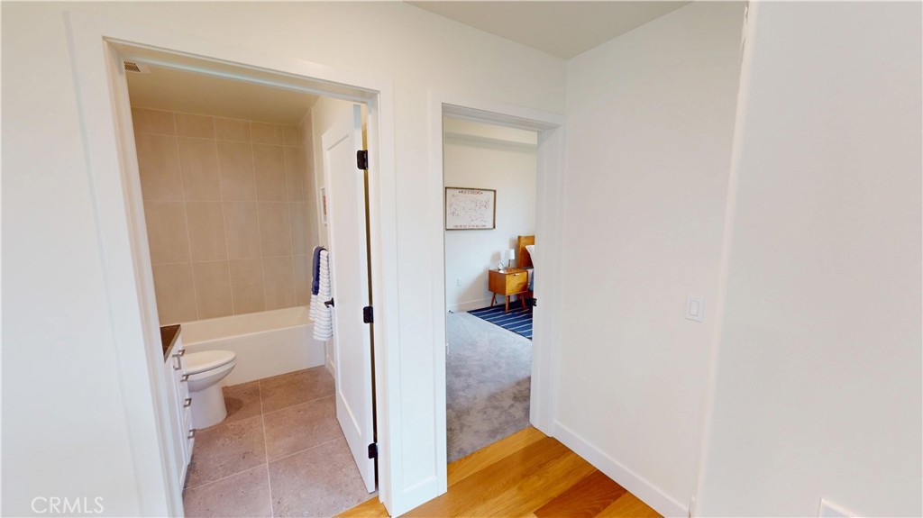1878 E Walnut Street 203 Property Photo 18